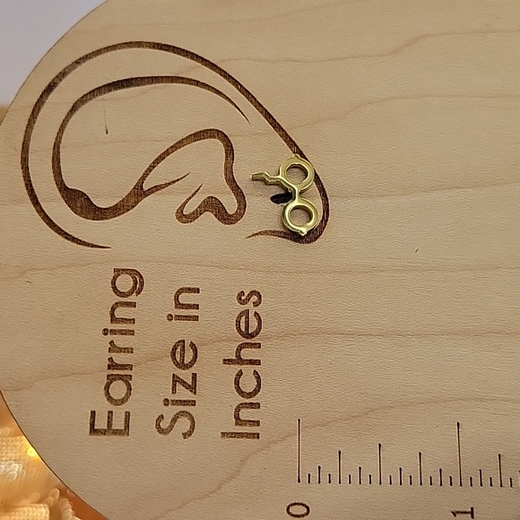 Harry Potter Stud Earrings - Picture 4 of 4